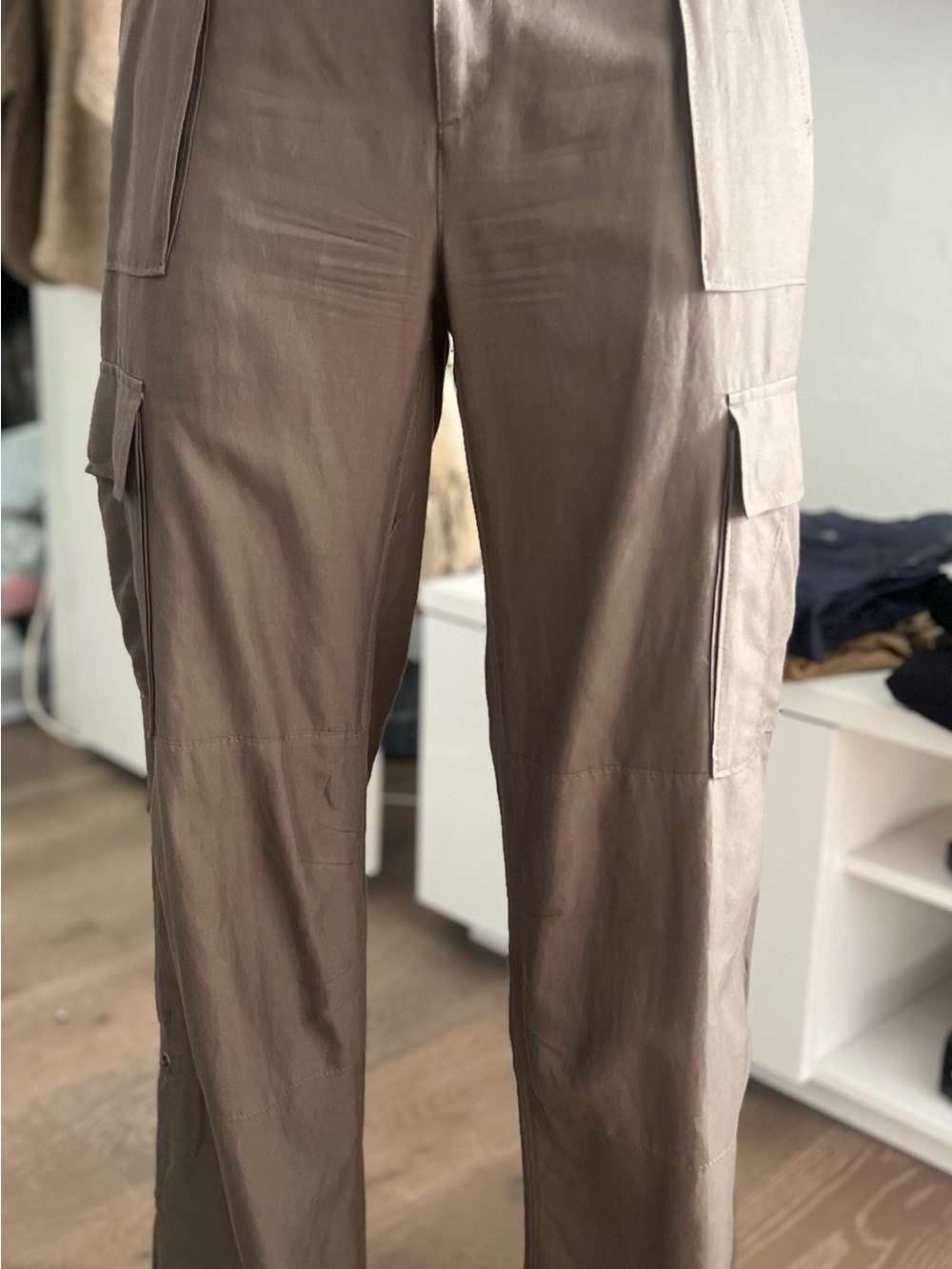 Banana Republic Women’s Cargo Pants in Taupe